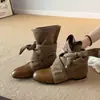 As novas botas western cowboy femininas de outono e inverno da Chuyuji apresentam um design legal, estiloso, retrô e que afina a silhueta.