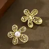 Aretes de Perla de Agua Dulce Natural con Tallado Hueco, Brillantes, con Pedrería de Circonita, Estilo Hada, Temperamento Suave Francés, Arete de Alto Nivel