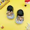 Nuevos Zapatos de Cueva Suela Suave Antideslizantes Sandalias Baotou Cadena de Perlas Redondas KT Estrella de Cinco Puntas Combinan con Todo Zapatillas para Niños y Niñas Padres e Hijos