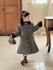 Invierno 2026 Nuevo Estilo Estilo Coreano Ropa Infantil Niñas Estilo Europeo y Americano Solapa de Terciopelo Estampado de Animales Tela de Lana Chaqueta Acolchada de Corte A