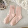 Calcetines al por mayor de Cheng para otoño e invierno de mujer, forrados de vellón, gruesos, cálidos, estilo terciopelo, muñeca estilo INS para dormir, versátiles, tipo calcetín de rizo