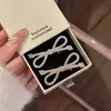 Exquisito y de Gama Alta Pinza para el Cabello de Lazo con Pedrería Modelo 2025 Pinza para Flequillo Lateral Pinza de Pato para Niña de Invierno