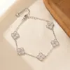 Versão de Luxo do Pulseira de Trevo de Cinco Folhas com Diamantes em Ambos os Lados Mais Vendida, Exquisita e Elegante, com Alta Retenção de Cor e um Design Versátil