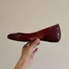 Mules Vintage de Charol Rojo Vino sin Espalda para Mujer, Nuevo Estilo Verano 2026, Sandalias Abiertas a los Lados de Punta Cerrada, Estilo Francés Slip-On para Exteriores