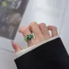Anillo de Flor de Epoxy Verde Femenino Celebridad de Internet Gama Alta Más Vendido Exquisito Anillo de Flor de Cinco Pétalos Fabricante Mayorista