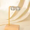 Pendientes Metálicos con Textura Floral Plisada Estilo Europeo y Americano en Stock, Pendientes Florales de Perlas Exagerados de Lujo Ligero de Gama Alta