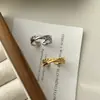 Anel de Dedo Indicador com Corrente e Cruz Elegante e Luxuoso para Mulheres, Anel Único com Design Vazado de Nicho, Anel Versátil Estilo Coreano