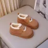 Sapatos de Pão Forrados com Fleece para Crianças 2025 Outono/Inverno Novo Estilo Design de Velcro Casual Versátil Sapatos Plataforma Sapatos de Algodão Antiderrapantes