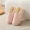 2023 nuevo bolso de crisantemo tacón suela gruesa pantuflas de algodón para mujer primavera, verano, otoño e invierno Cuatro Estaciones interior y exterior zapatos para cuarentena posparto