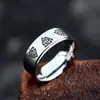 Guerreiro de Aço anel masculino simples retrô de aço inoxidável atacado personalidade europeia e americana triângulo anel de pulseira de titânio