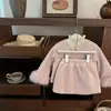 [Casa Rosa] Doce Menina! Conjunto de Jaqueta com Punho de Pelo Cheiroso e Saia Grossa Estilo Western para Meninas no Outono e Inverno
