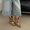 Primeiro Encontro com as Botas Curtas Retro Estilo Coreano para Mulheres, Verão 2026, Sapatilhas de Bico Redondo com Sola Macia, Pretas com Aumento de Altura Oculto