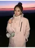 Nova jaqueta feminina três em um, projetada para figuras petite, perfeita para turismo em Xinjiang e Sichuan, caminhadas e montanhismo