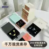 Joyero con cajón para guardar aretes, anillos, collares y pulseras.