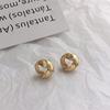 Pendientes de plata S925 estilo coreano retro mate anudados Mini triángulo pequeño estilo frío minimalista B001