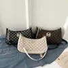 Bolsa Feminina Tendência de Ombro Único Deste Ano 2026 Design de Nicho Nova Bolsa Quadrada Pequena Crossbody Simples para o Outono e Inverno