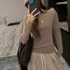 Camiseta Blanca Sencilla de Cuello Alto y Manga Larga Cuidadosamente Seleccionada para Mujer en Otoño e Invierno Forro Interior Cálido de Felpa Cepillada Top Interior Ajustado