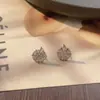 La Primera Nevada del Invierno, Hermosas Perlas de Copos de Nieve, Frescos y Exquisitos Pendientes de Acero de Titanio y Clavos para Cartílago de Oreja de Otoño e Invierno
