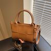 Bolso de Mano Tejido de Nicho Transfronterizo para Mujer 2026 Invierno Nuevo Bolso Cubo de Moda Bolso Cruzado Retro Trendy para Mujer