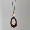 Cuerda de Cuero Negro Colgante Ovalado de Madera Diseño de Nicho Collar para Mujer Ancho Accesible Lujo Gama Alta Cadena para Clavícula Accesorios
