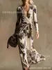 Vestido Transfronteiriço Novo Estilo com Decote em V e Mangas Longas com Elementos de Impressão Digital 3D, Saia Fashion e Personalizada para Marcar a Cintura para Mulheres