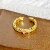 Anel Aberto de Esmalte Estilo Vintage Luxo Leve Totalmente Cravejado com Zircônia Diamantada Anel de Nicho Estilo Chinês Novo para Mulheres