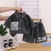 Conjunto de Ropa de Verano para Niños, Nuevo Elegante Conjunto de Dos Piezas con Shorts de Mezclilla de Manga Corta para Bebé Verano 2026, Ropa Infantil Moderna