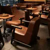 Sofá de bar retro americano, bar de puros, barra de luz, bar de whisky, silla de tigre, juego de mesa y silla para cafetería estilo western