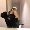 Moletom Gola Redonda com Estampa de Rosa Retrô para Mulheres 2025 Novo High Street Americano Solto Estilo Coreano Top Pulôver Preto