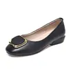 Zapatos de mujer de cuero suave, nuevo modelo otoño 2026, zapatos de tacón grueso de charol, tacón medio con hebilla cuadrada, suela suave versátil, zapatos cómodos para madres