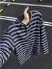 Camiseta masculina Henley de manga curta retrô americana, marca da moda de verão, blusa listrada para casais, design de rua com botões, manga meia-manga