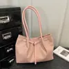 Versátil Sencillo Moda Alta Calidad Textura Primavera/Verano 2026 Nuevo Bolso de Hombro Único para Mujer Viaje Diario Casual Color Sólido Elegante Plisado
