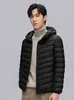 90 chaqueta de plumón con capucha para hombre de terciopelo ligera corta talla grande estilo extranjero ligero chaqueta de plumón de pato blanco Pinghu chaqueta de plumón al por mayor