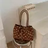 Bolsa de ombro com poá estilo coreano para mulheres, nova coleção outono/inverno 2026, grande capacidade, versátil, adequada para o trabalho, bolsa tote fashion