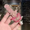 Exquisita Pinza para el Cabello Estilo Hada de Alta Resistencia con Pedrería para Mujer, Pinza para el Cabello con Borla de Perla Grande de Mariposa Rosa, Elegante Accesorio para el Cabello