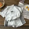 Conjunto de Verano de Manga Corta para Niños: Camiseta Coreana de Dos Piezas de Algodón Puro para Niños Mayores, Conjunto Versátil de Patchwork Gris para Niños y Niñas