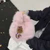 Bolsa Peluda Outono e Inverno Estilo Coreano Estilo Estrangeiro Bolsa de Pelúcia de Mão para Mulheres 2025 Nova Moda de Nicho Bolsa Saco de Balde Bolsa de Mão