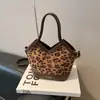 Bolso Tote Cubo Casual de Moda para Viajes Diarios de Mujeres 2025 Nuevo Bolso de Hombro de Gran Capacidad Bolso Tote Retro Melard