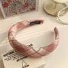 Diadema de cuadros Melard Marrón con un Toque de Lujo, Accesorio para el Cabello Diadema de Cuadros de Caña Alta Color Caqui para Otoño e Invierno