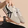 Piel de vaca de alta calidad 2026 nuevo modelo Zapatos de entrenamiento alemanes, piel genuina, transpirables, deportivos casuales, zapatos versátiles de moda para hombre