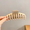 Pinza Geométrica Simple para el Cabello, Pinza de Moda para la Parte Trasera de la Cabeza, Pinza Femenina de Color Café, Accesorio para el Cabello de Pinza de Tiburón de Alta Gama y Exquisito
