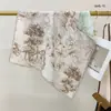 Pañuelo de Cuello Verde Menta Estilo Mambo Retro, Pañuelo Cuadrado con Ambiente de Principios de Primavera, Modelo Nuevo 2026, Accesorio de Bufanda de Alta Gama