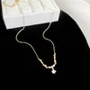 ¡Isla Azul Claro del Mar! Collar con colgante de flor de zircón azul cuadrado, cadena para la clavícula de nicho de lujo ligero, collar de alta gama para mujer