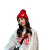 Sombrero de lana de estilo coreano versátil para otoño e invierno con bordado de hoja de arce, sombrero de punto grueso y cálido forrado de vellón