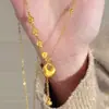 Tienda de Oro Mismo Estilo Arena Dorada Paz Alegría Color Dorado Pequeño Oro Tuo Collar Nuevo Estilo Chino para Mujer Cadena Clavicular Elegante de Lujo Ligero