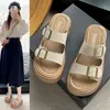 Sandalias de plataforma con cuña para mujer, modelo nuevo de verano 2026, sandalias versátiles para mujeres bajitas, pantuflas de mujer antideslizantes con suela blanda