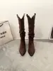 Apertura Grande en la Pantorrilla Corte en V Botas de Montar Largas para Mujer 2026 Otoño/Invierno Nuevas Tacón Grueso Punta Fina Calado Chelsea Vaqueras Western Botas Plisadas