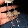 ¡El amuleto espiritual otorga fragancia! Pendientes de gancho de flor de zirconia estilo corte francés pendientes de lujo ligero de alta gama moda para mujer venta al por mayor