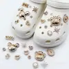 Charms para sapato Croc DIY corrente de pulseira de flor de pérola tridimensional flor de sapato estilo balé removível acessório de sapato decoração