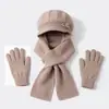 Conjunto de tres piezas para mujeres de mediana edad y mayores: gorro de punto grueso y cálido de otoño e invierno, gorra de béisbol de pelo de conejo, bufanda y guantes